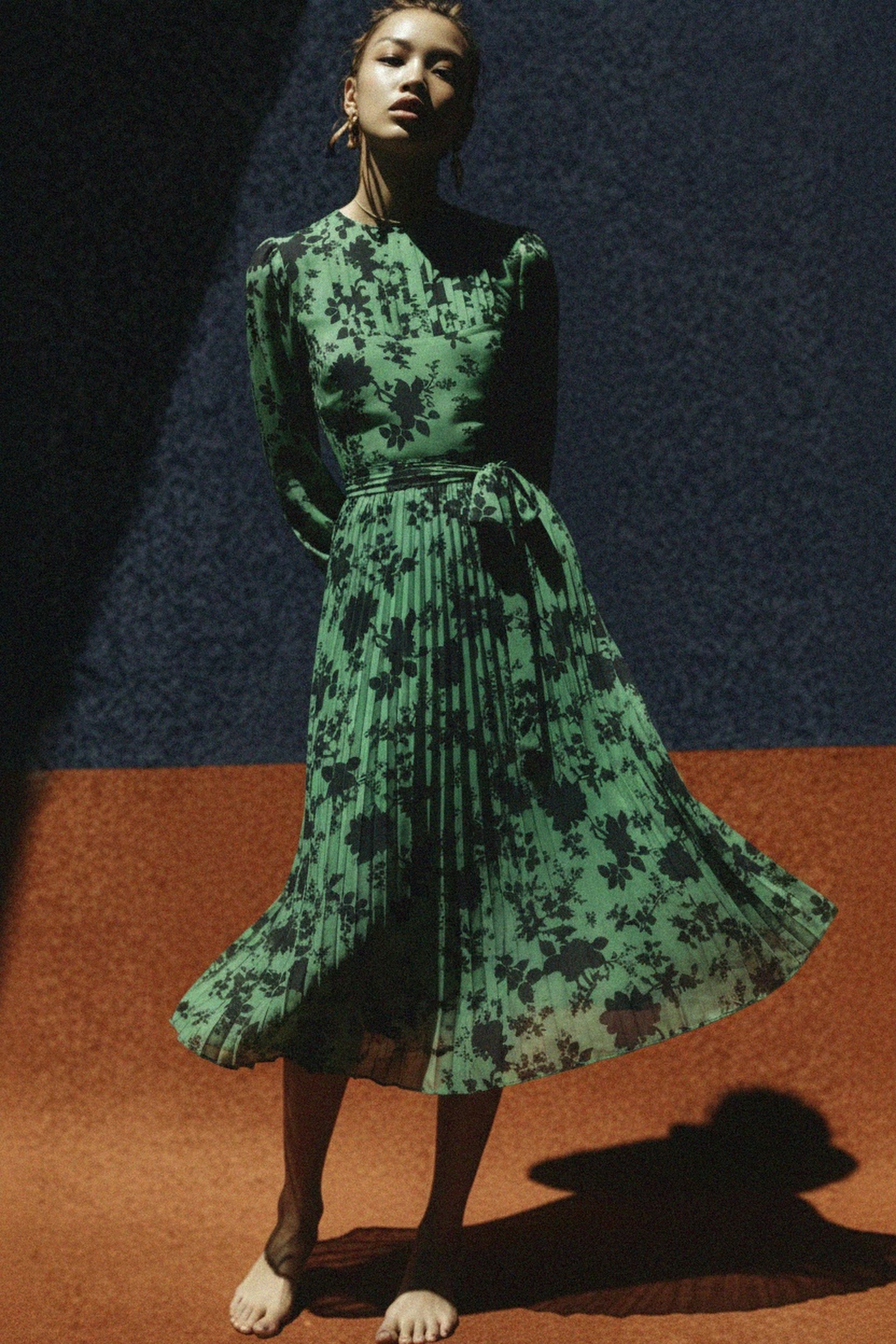 Green Floral Pleated Midi Dress photo 2