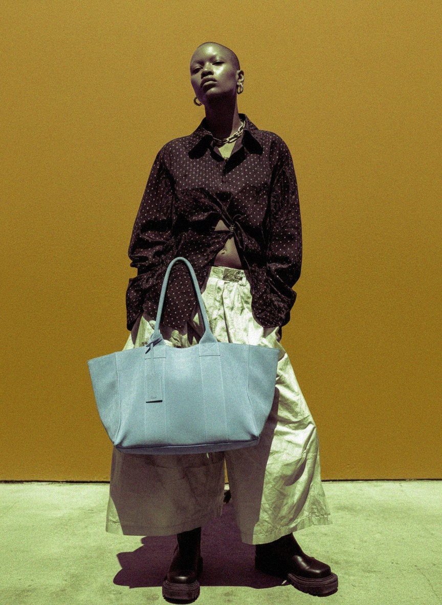 Oversize Blue Suede Tote Bag photo 3