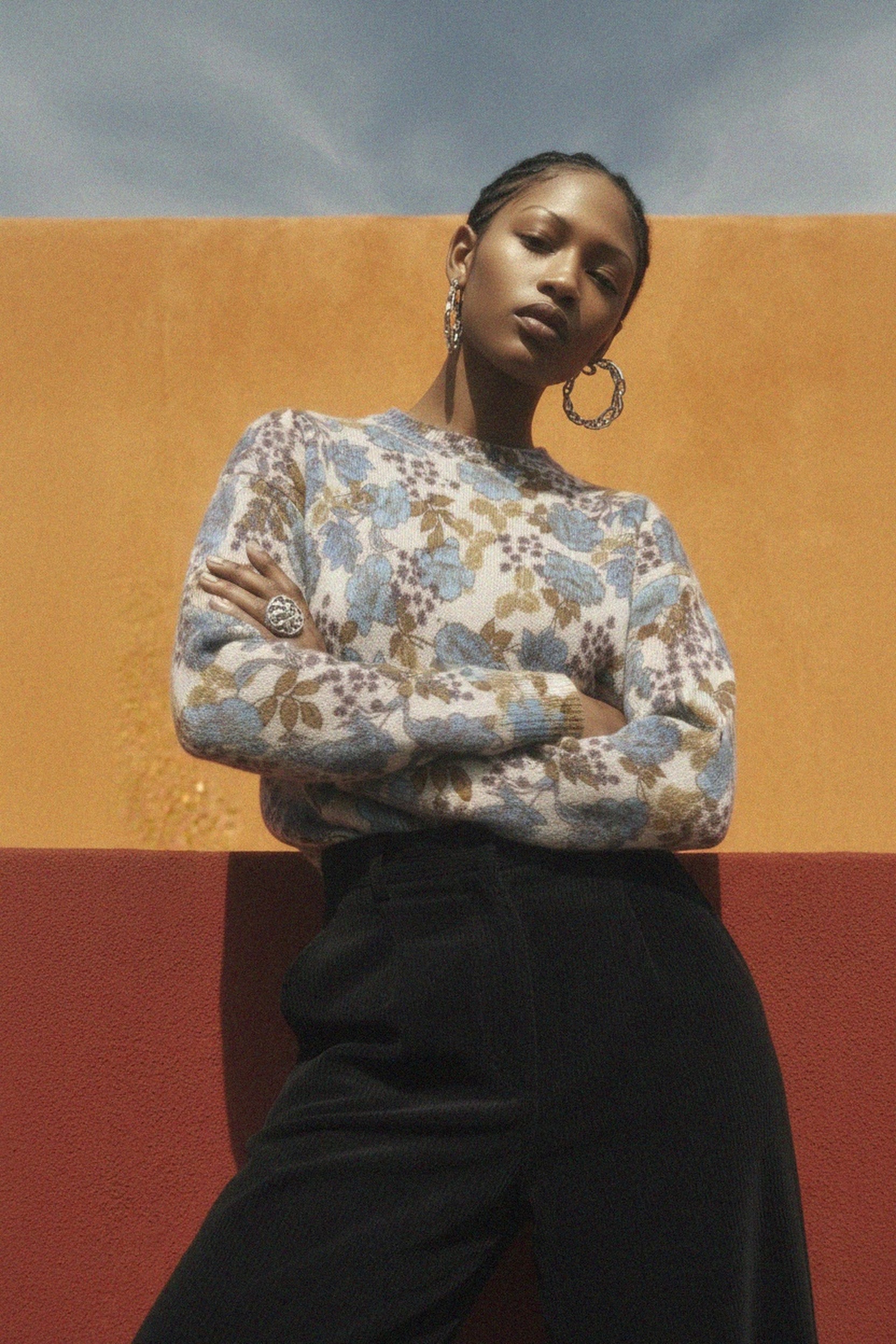 Floral Knit Sweater with Blue & Brown Pattern photo 2