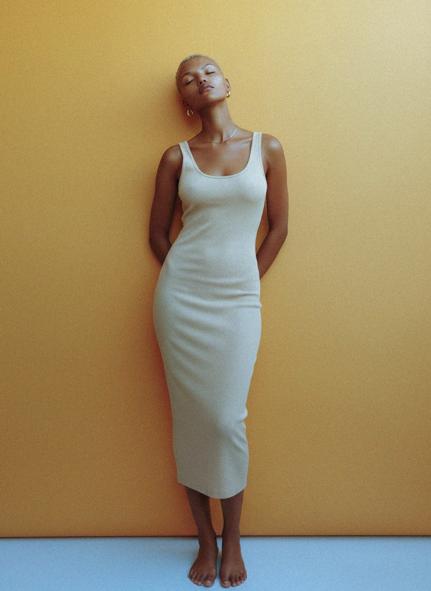 Fitted Scoop Neck Sleeveless Midi Dress photo 2