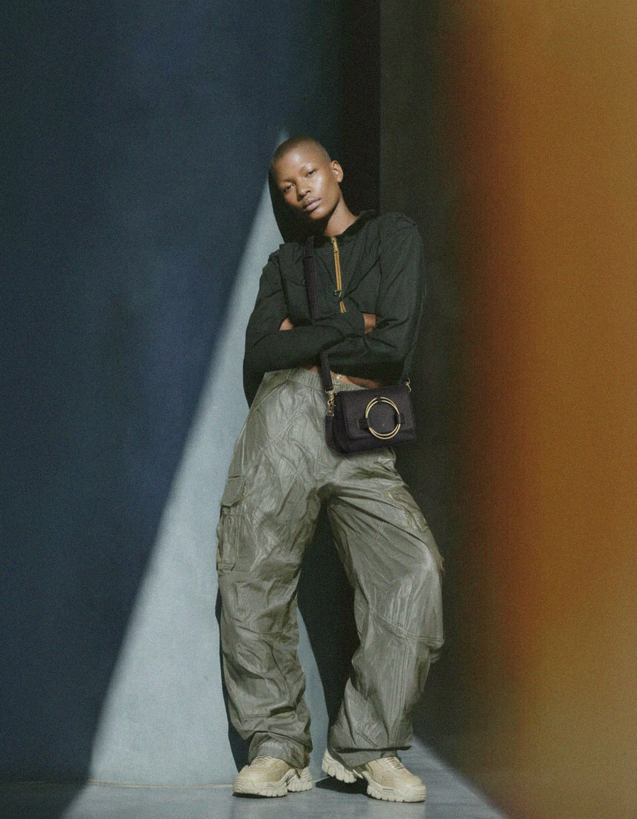 Black Crossbody Bag with Gold Ring Detail photo 3