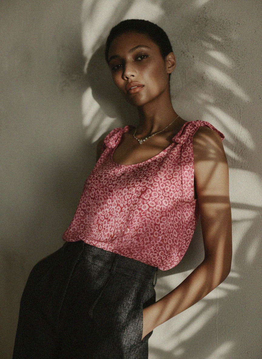 Pink Patterned Sleeveless Blouse photo 3