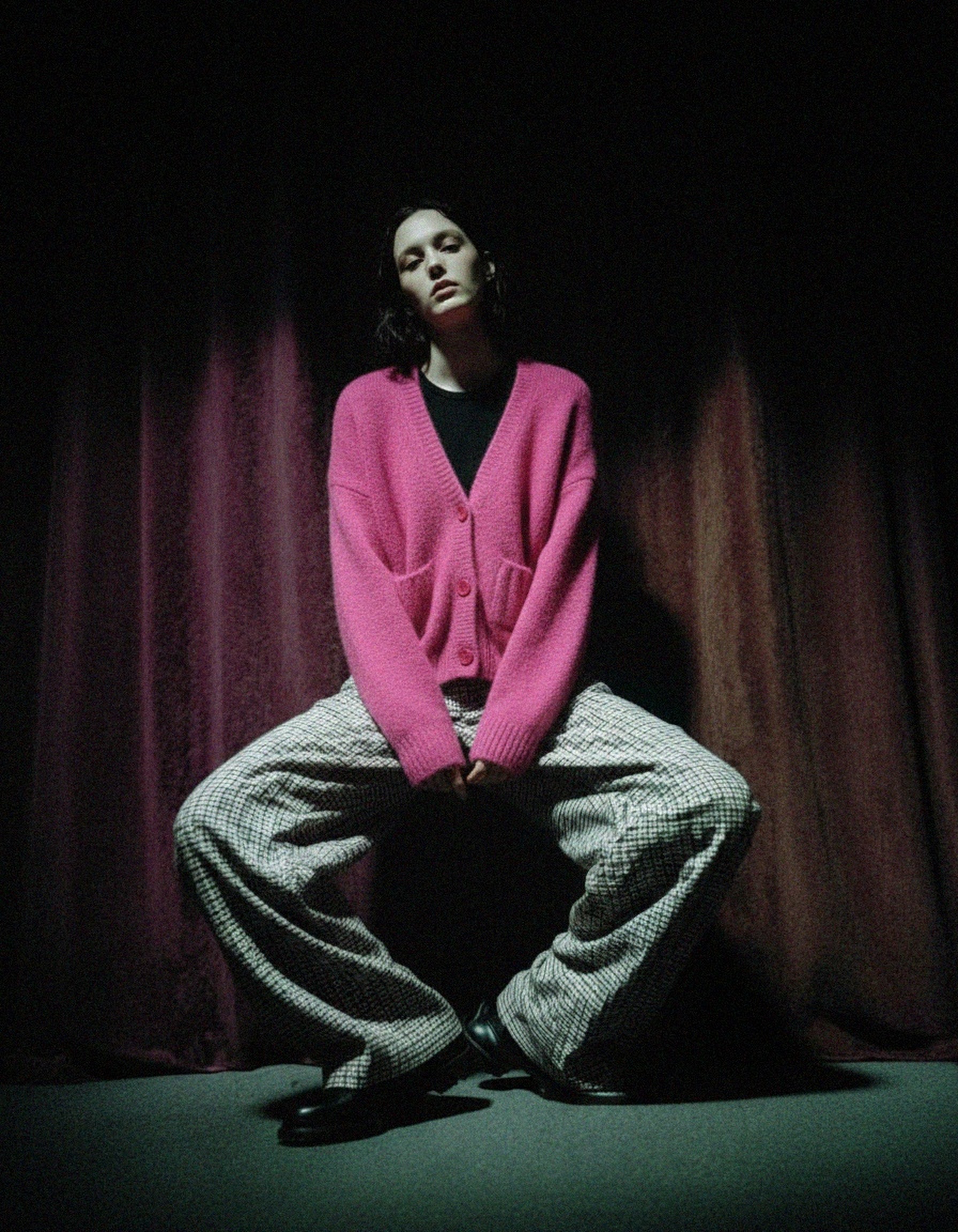 Soft Knit Pink Cardigan with Front Pockets photo 2