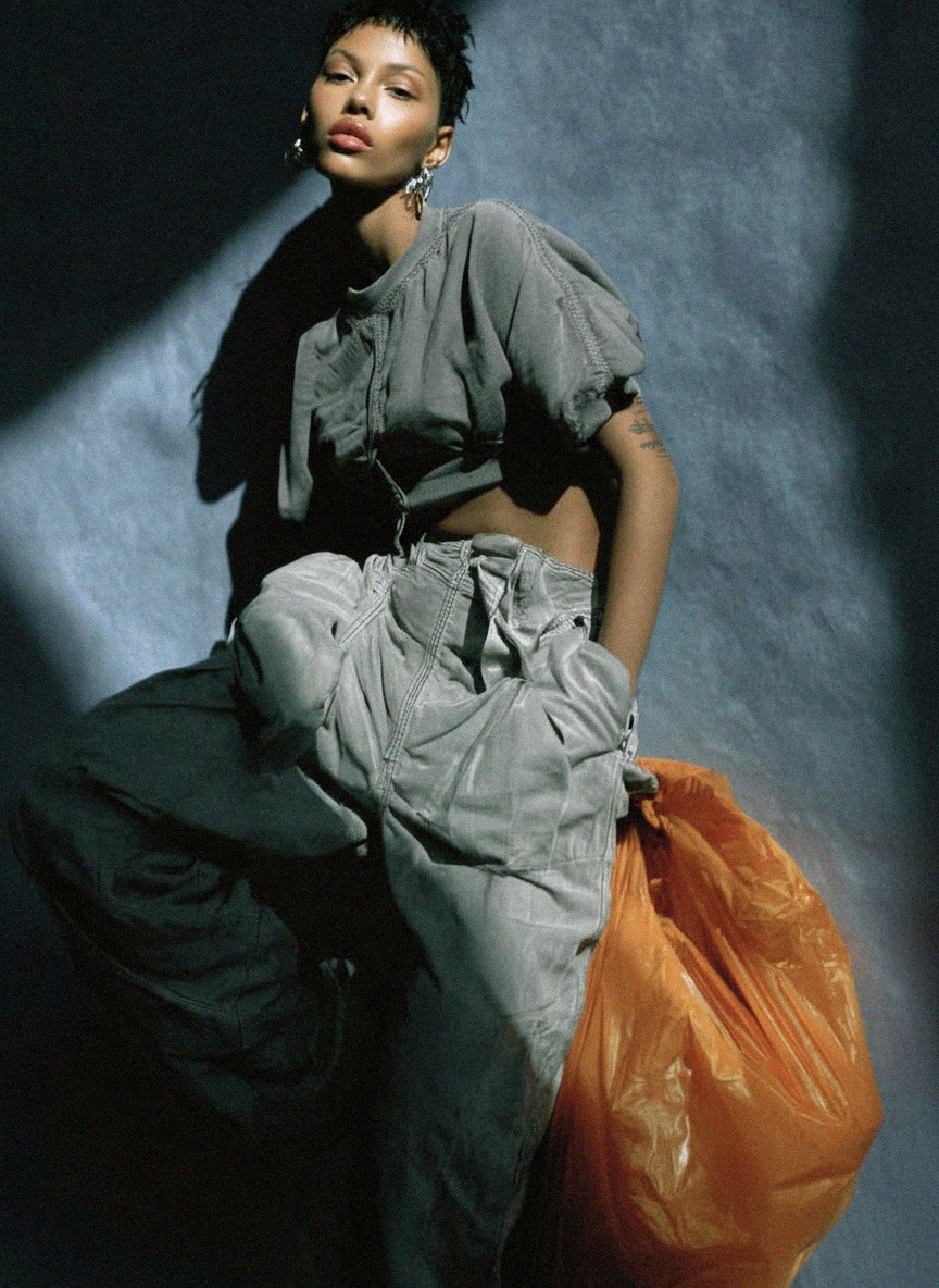 Classic Grey Knit Cardigan with Front Pockets photo 3