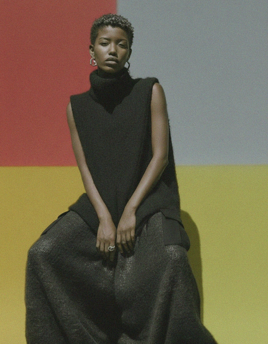 Black Regular Fit Cargo Pants with Utility Pockets photo 3