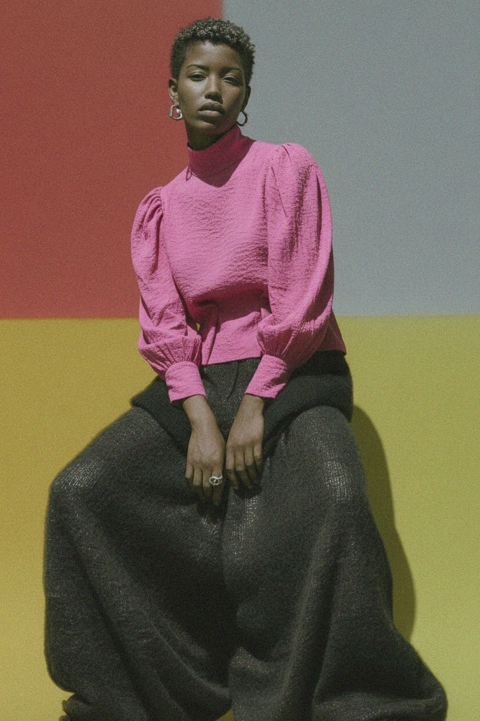 Textured Pink Blouse with Elegant Puff Sleeves photo 2