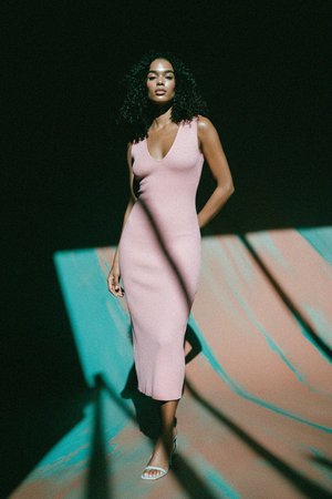 Sleeveless Ribbed V-Neck Midi Dress - Pink