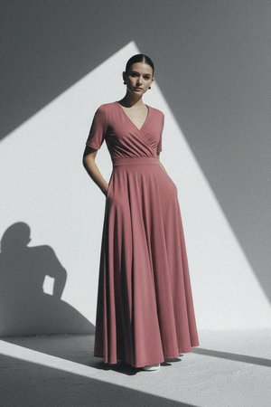 Elegant V-Neck Maxi Dress with Flowy Skirt