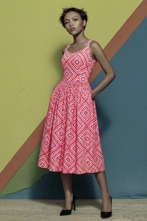 Vibrant Pink Geometric Midi Dress with Pockets