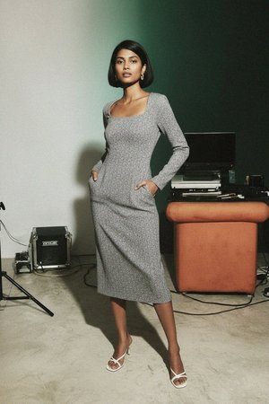Elegant Grey Patterned Midi Dress with Square Neck