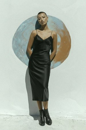 Sleek Black Midi Slip Dress with Scalloped Neckline