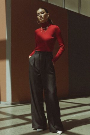 Classic Ribbed Turtleneck Top in Red