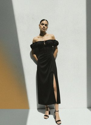 Elegant Black Off-Shoulder Midi Dress with Slit