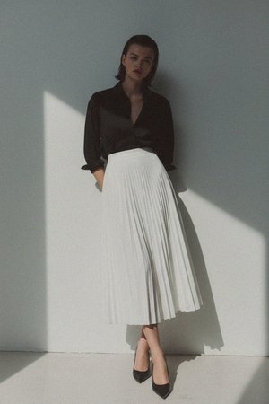 Elegant White Pleated Midi Skirt
