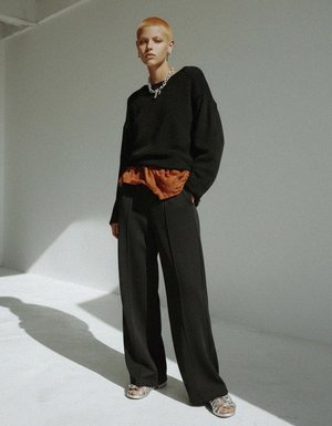 Relaxed Black Wide-Leg Trousers