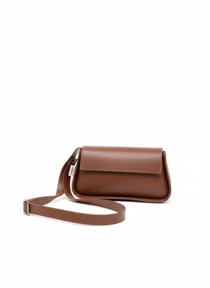 Chic Brown Shoulder Bag for Everyday Style